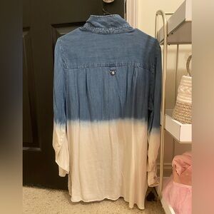 Cute Gimmiks by BKE top with lace detail size L
